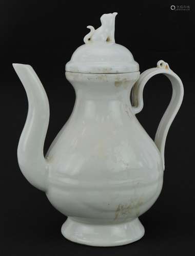 Chinese porcelain water pot having a blanc de chine glaze in...