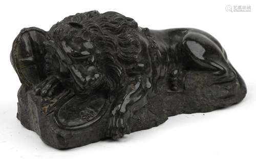 Classical green marble carving of the Lion of Lucerne, 17cm ...