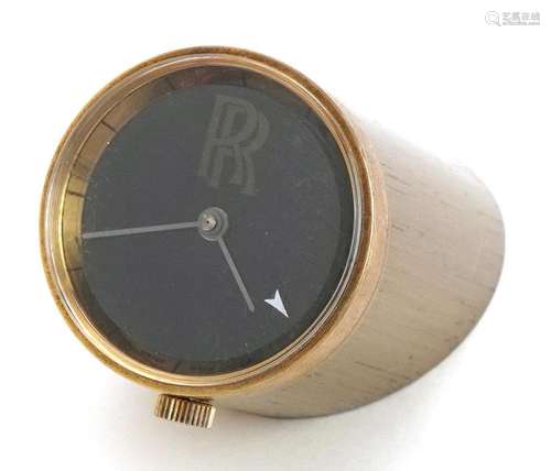 Automobile interest Rolls Royce desk clock, 6cm in length : ...