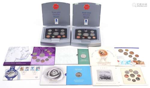Uncirculated coinage including two 2000 Executive proof coin...