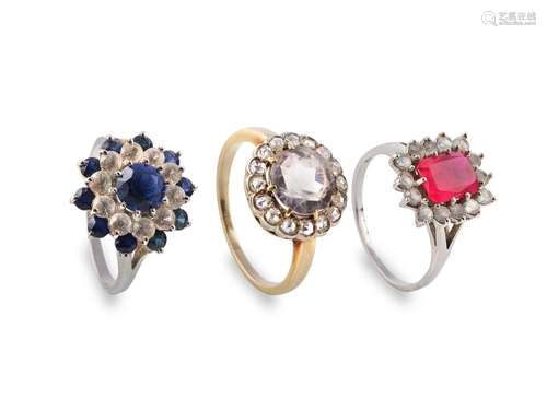 Mixed lot: 3 ladies' rings, Gold, Brilliant cut coloured...