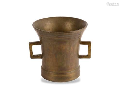 Mortar with square handle, 16th/17th century, Cast bronze