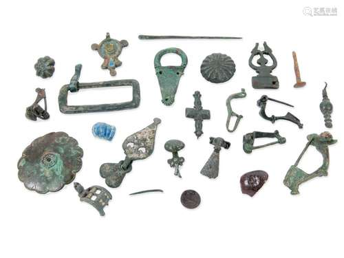 Mixed lot of brooches & other objects, Roman?, Bronze