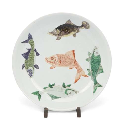 A large Chinese famille verte 'fish' plate<br />
<br />
Qing...