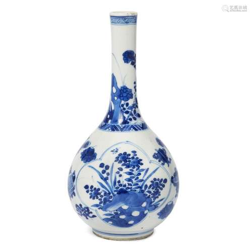 A Chinese blue and white bottle vase<br />
<br />
Qing dynas...