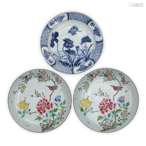 A pair of Chinese famille rose export plates and a blue and ...