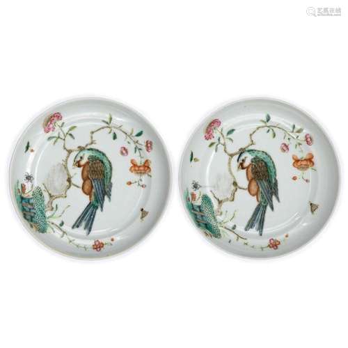 A pair of Chinese famille rose 'bird and spider' saucer dish...