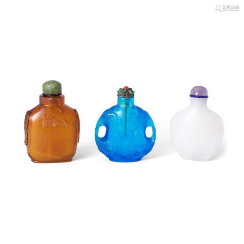 Three Chinese glass snuff bottles<br />
<br />
Late Qing dyn...