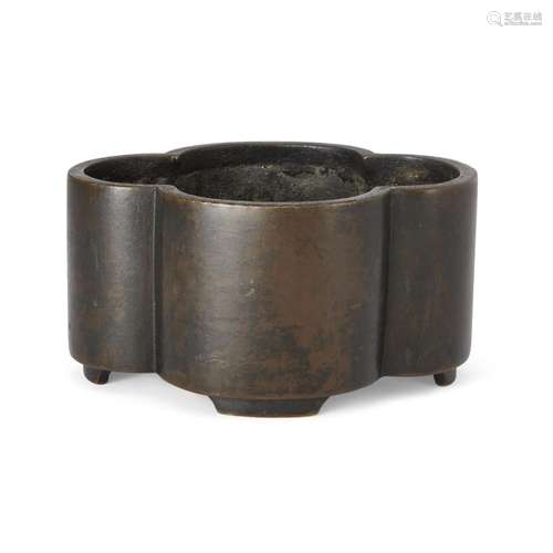 A Chinese quatrefoil incense burner<br />
<br />
Qing dynast...