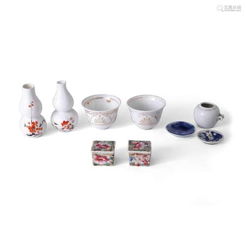 A small group of porcelain miniatures<br />
<br />
Late Qing...