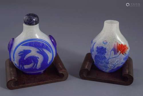2 CHINESE GLASS SNUFF BOTTLES