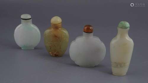 4 CHINESE JADE SNUFF BOTTLES