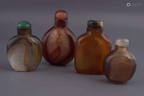 GROUP OF 4 CHINESE AGATE SNUFF BOTTLES