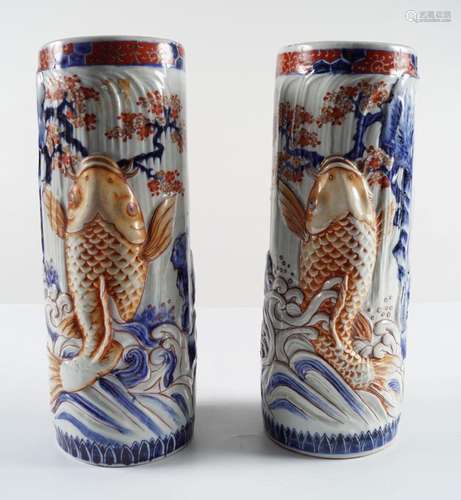 PAIR OF JAPANESE IMARI VASES