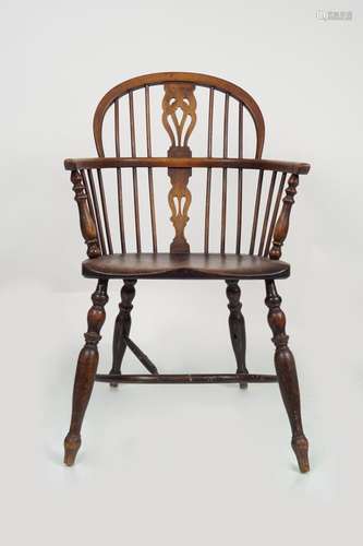 19TH-CENTURY WINDSOR HOOPED SPINDLE BACK ARMCHAIR