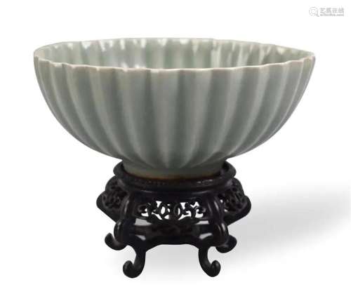 Chinese Longquan Celadon Lobbed Bowl On Stand