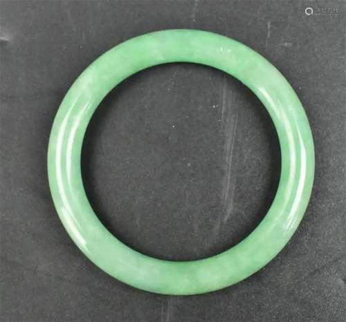 Chinese Jadeite Bracelet, Qing D.