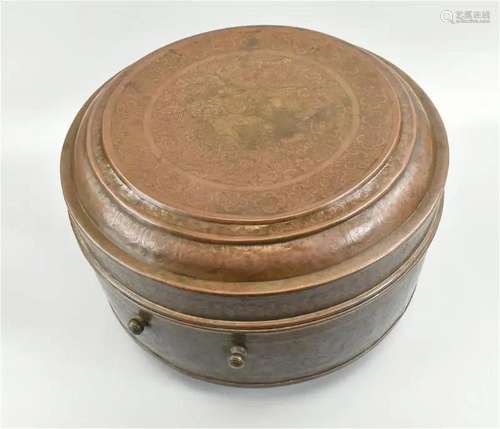 Large Chinese Box with Incised Dragon,Qing Dynasty