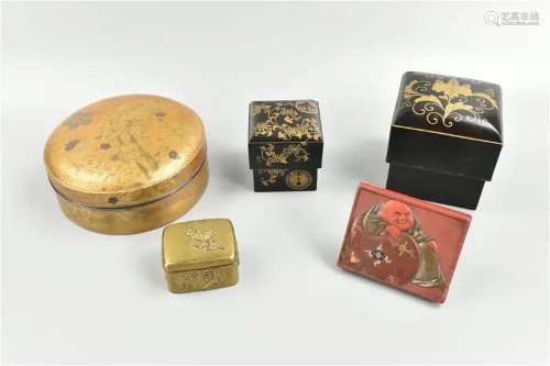 Group of 5 Japanese Lacquered Covered Box, Meiji P