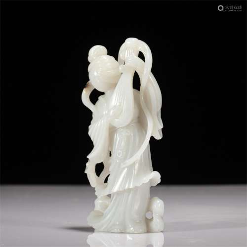 A WHITE JADE FIGURE ORNAMENTS