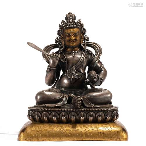 A GILT BRONZE FIGURE OF BUDDHA STATUE