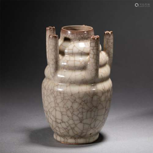 A GE-STYLE GLAZED PORCELAIN VASE