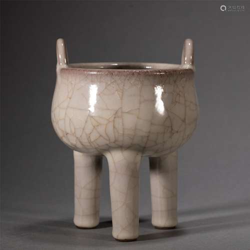 A GUAN-STYLE GLAZED PORCELAIN CENSER