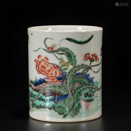 A WUCAI GLAZED PORCELAIN BRUSH POT