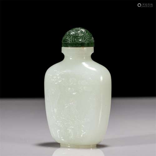 A JADE SNUFF BOTTLE