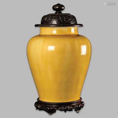 Yellow glazed general jar, Qing Kangxi Year