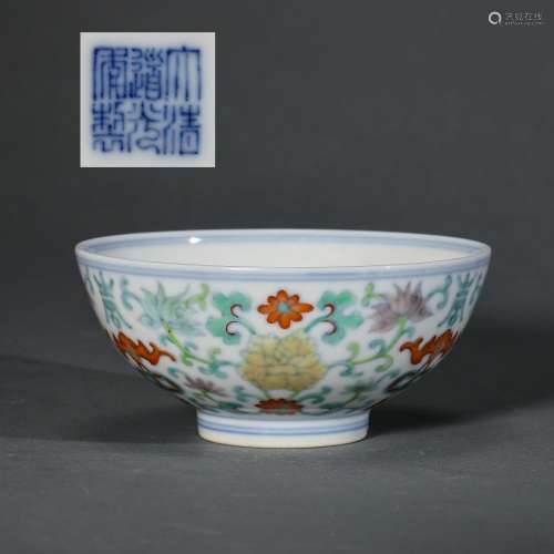 Chinese Qing Dynasty Doucai Flower Bowl
