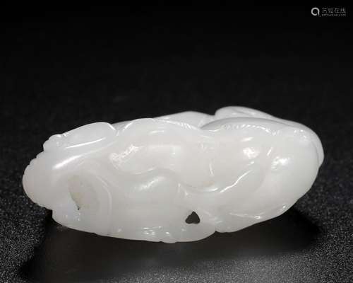 Chinese Qing Dynasty Hetian Jade Monkey Eating Peach