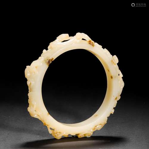 Pre-Ming Dynasty Hetian Jade Beast Head Bracelet