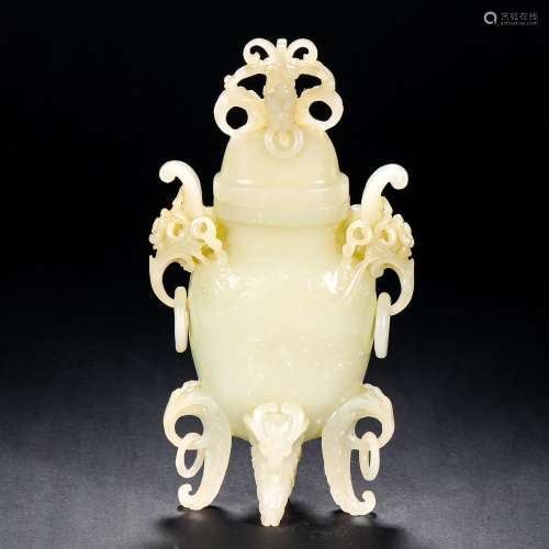 Chinese Qing Dynasty Hetian Jade Ruyi Ear Cap Vase