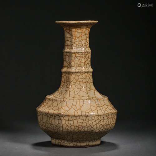 Appreciation of vases in official kilns before Ming Dynasty