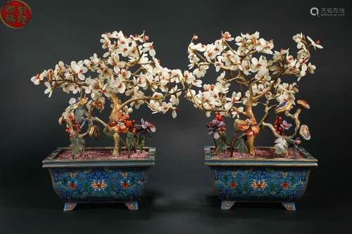 Cloisonne Hetian Jade in Qing Dynasty<br />
potted plant