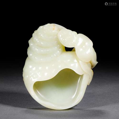 Hetian jade conch in Qing Dynasty