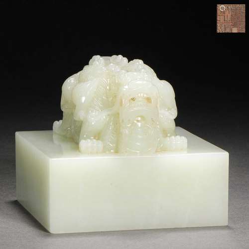 Qing Dynasty Hetian Jade Animal Head Seal