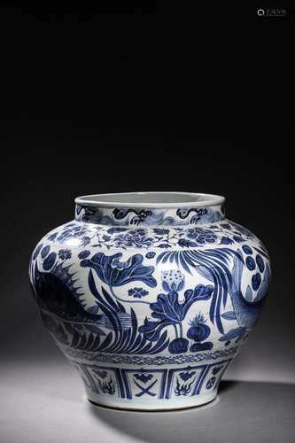 Before the Ming Dynasty, a large jar with mackerel and algae...