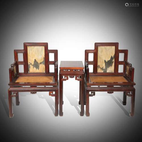 Huanghuali Grand Master in the Qing Dynasty<br />
chair set