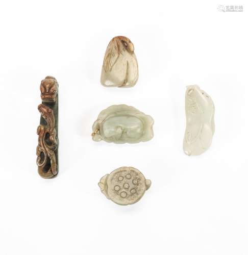 A COLLECTION OF JADE CARVINGS Qing Dynasty (5)