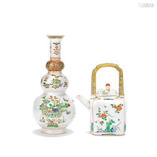 A FAMILLE VERTE TEAPOT AND COVER AND A TRIPLE GOURD VASE Kan...