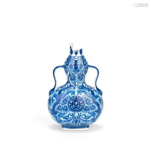 A BLUE AND WHITE DOUBLE GOURD 'DRAGON' VASE Qianlong six-cha...