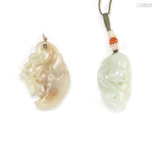 【Y】TWO JADE FISH CARVINGS 18th/19th century (2)