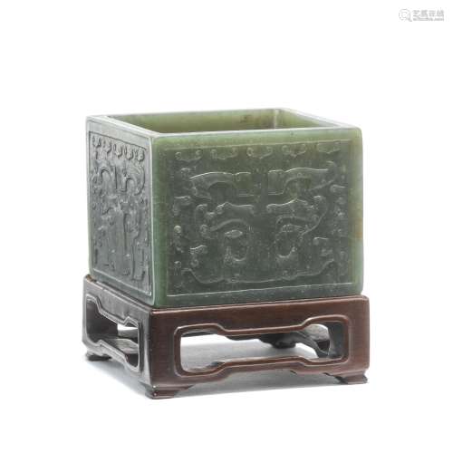 【Y】A SPINACH JADE SQUARE WASHER Wanli four-character mark, 1...