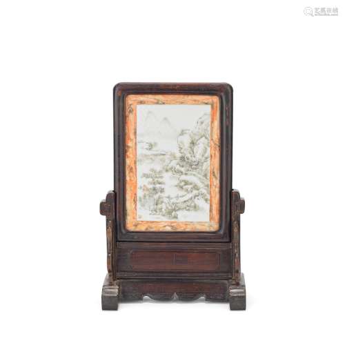 【Y】A HONGMU TABLE SCREEN INSET WITH AN EN-GRISAILLE PORCELAI...