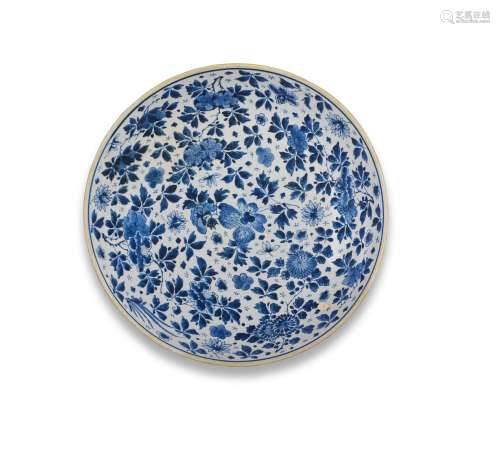 【*】A BLUE AND WHITE 'FLORAL' DISH Chenghua six-character mar...