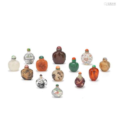 【Y】A GROUP OF THIRTEEN VARIOUS SNUFF BOTTLES 18th/19th to 20...