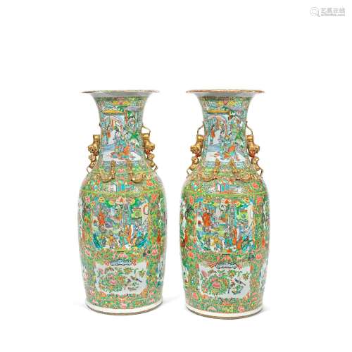 【TP】A PAIR OF LARGE CANTON FAMILLE ROSE VASES 19th century (...