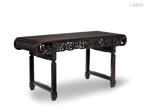 【TP】A VERY LARGE HONGMU ALTAR TABLE Early 20th century